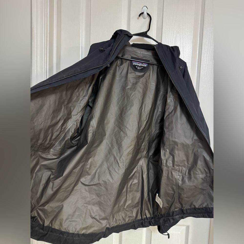 Patagonia M’s Super Cell Jacket – GORE-TEX Paclite® – Size M – Black - Picture 8 of 16